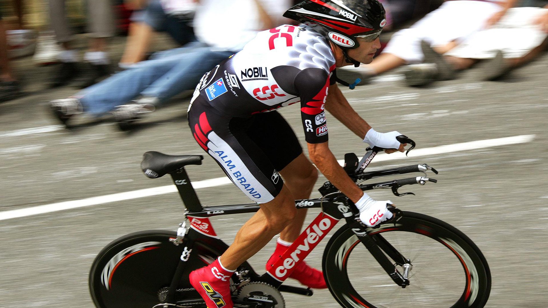 德甲攻防激战:速度与力量的极致碰撞!,德甲对抗